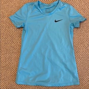 Nike Pro dri-fit Girls Medium shirt!!